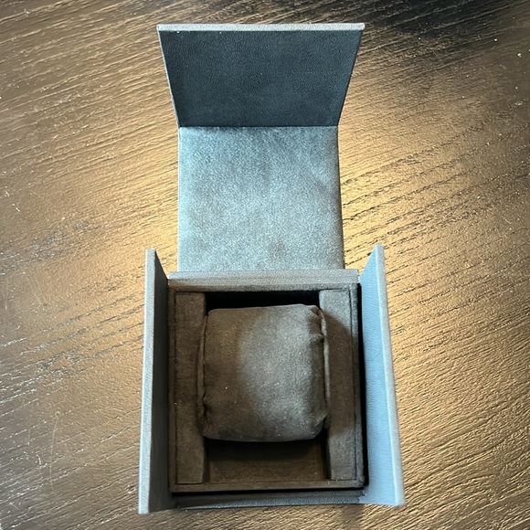 David Yurman Box and Ribbon - Picture 3 of 5